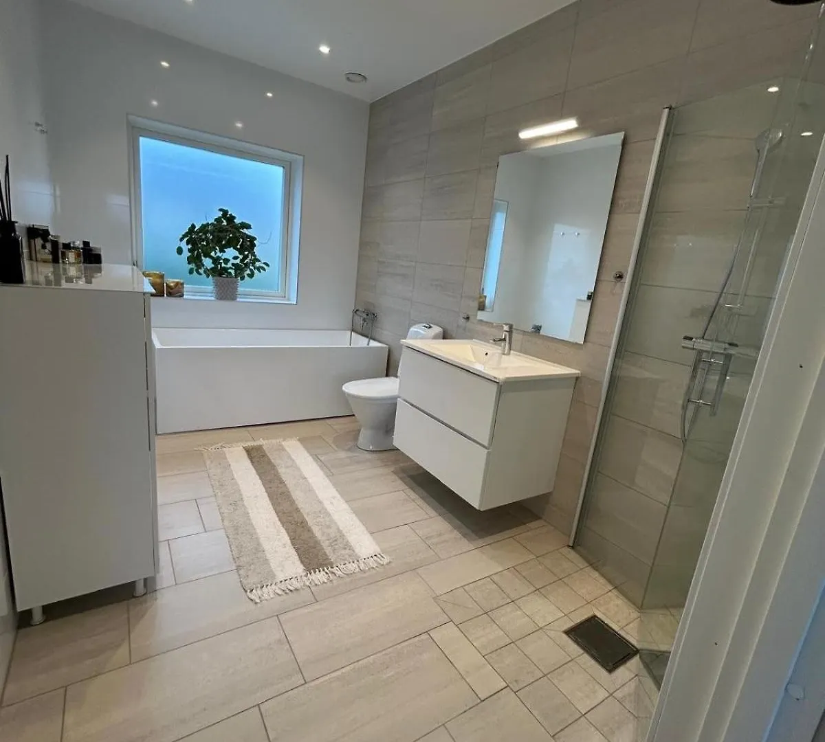 Villa House With Pool,Sea View & Walking Distance To Sea Bathing Göteborg